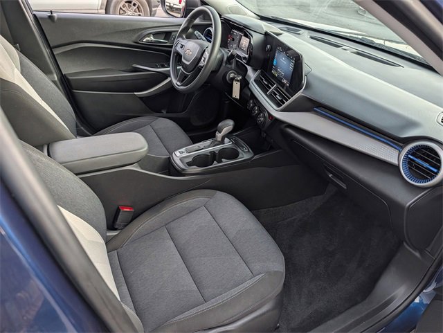 Used 2024 Chevrolet Trax LS image 25