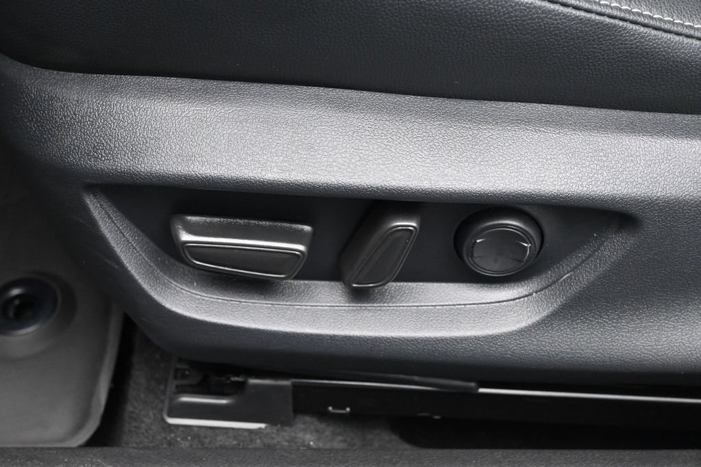 Used 2026 Toyota Camry SE FWD image 10