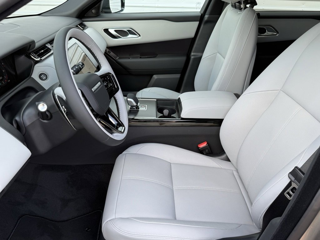 New 2026 Land Rover Range Rover Velar Dynamic SE image 11