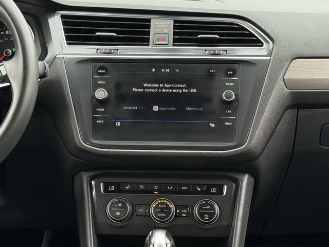 Used 2020 Volkswagen Tiguan SE w/ Panoramic Sunroof Package FWD image 16
