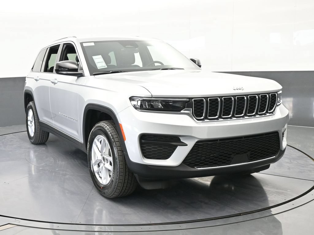 New 2026 Jeep Grand Cherokee Laredo X RWD image 9