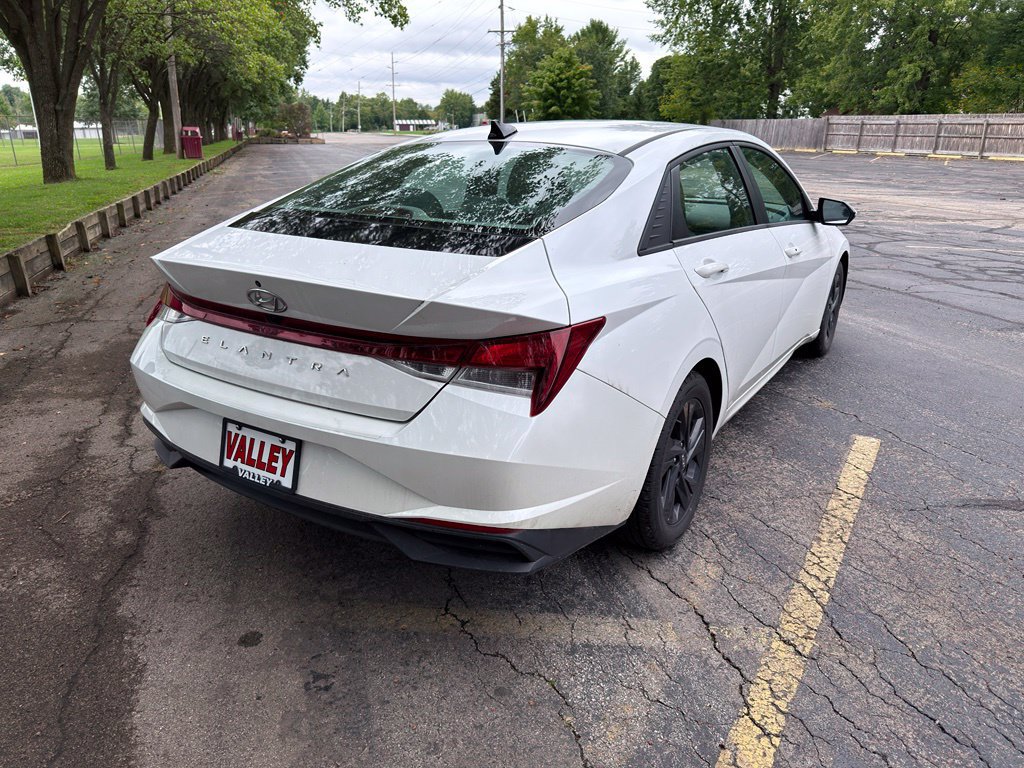 Used 2021 Hyundai Elantra SEL FWD image 9
