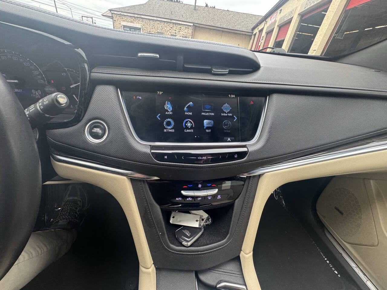 Used 2018 Cadillac XT5 FWD image 23