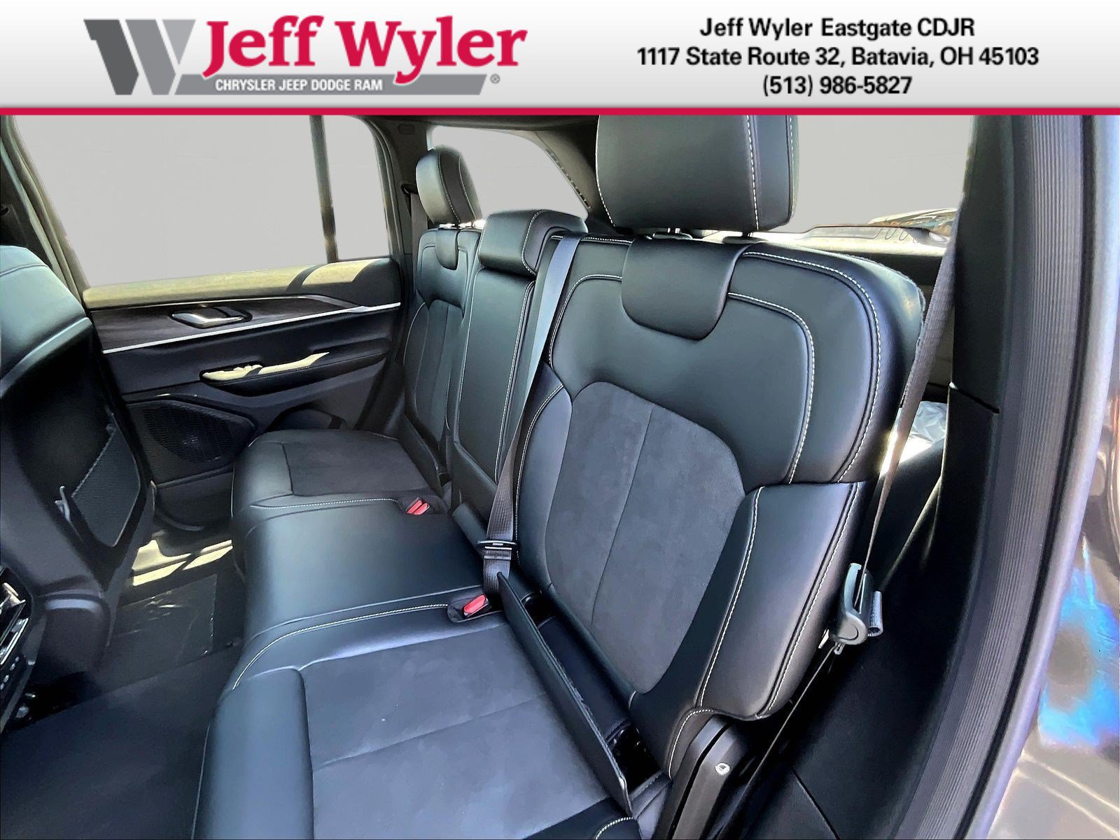 New 2026 Jeep Grand Cherokee Altitude AWD/4WD image 18
