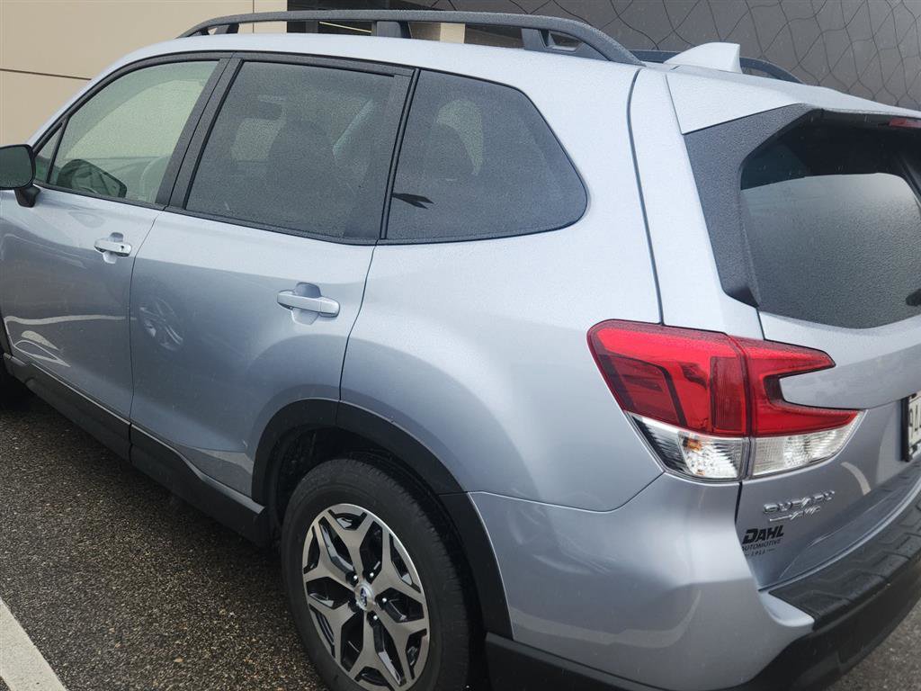 Used 2023 Subaru Forester Premium w/ Popular Package #2 AWD/4WD image 6