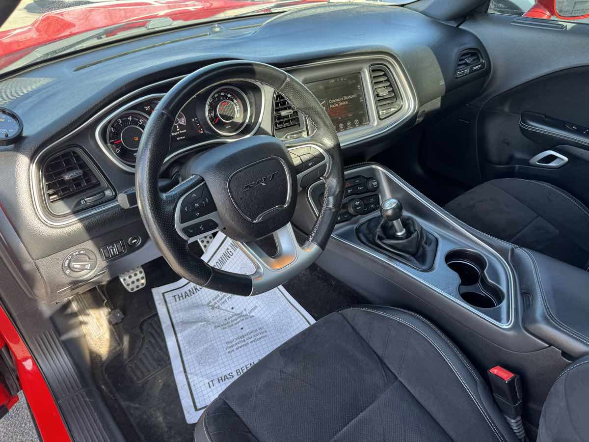 Used 2015 Dodge Challenger SRT image 15