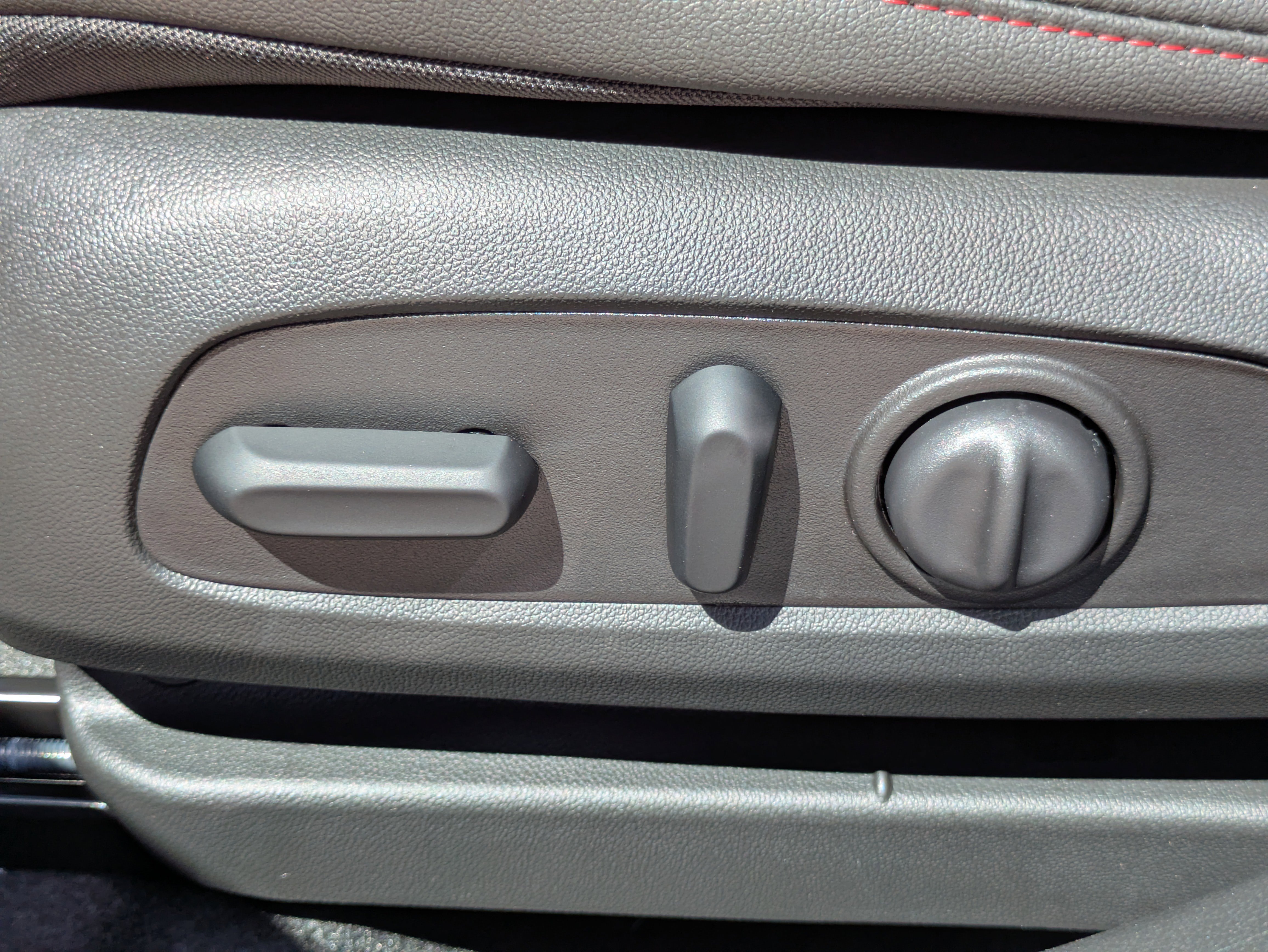 New 2026 Chevrolet Trax RS image 11