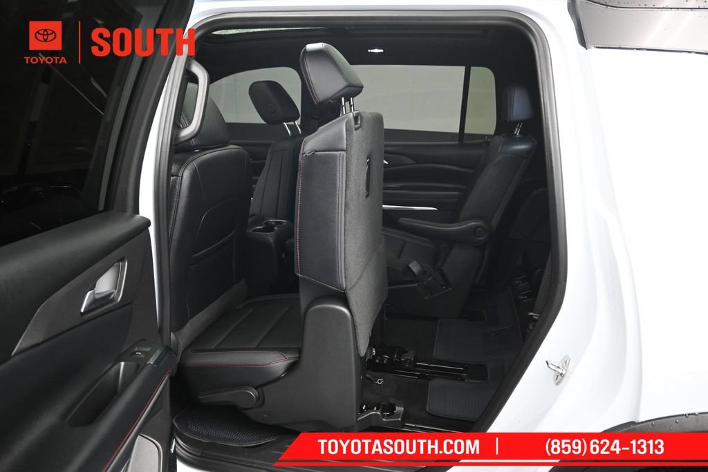 Used 2026 Chevrolet Traverse Z71 w/ Enhanced Driving Package AWD/4WD image 33