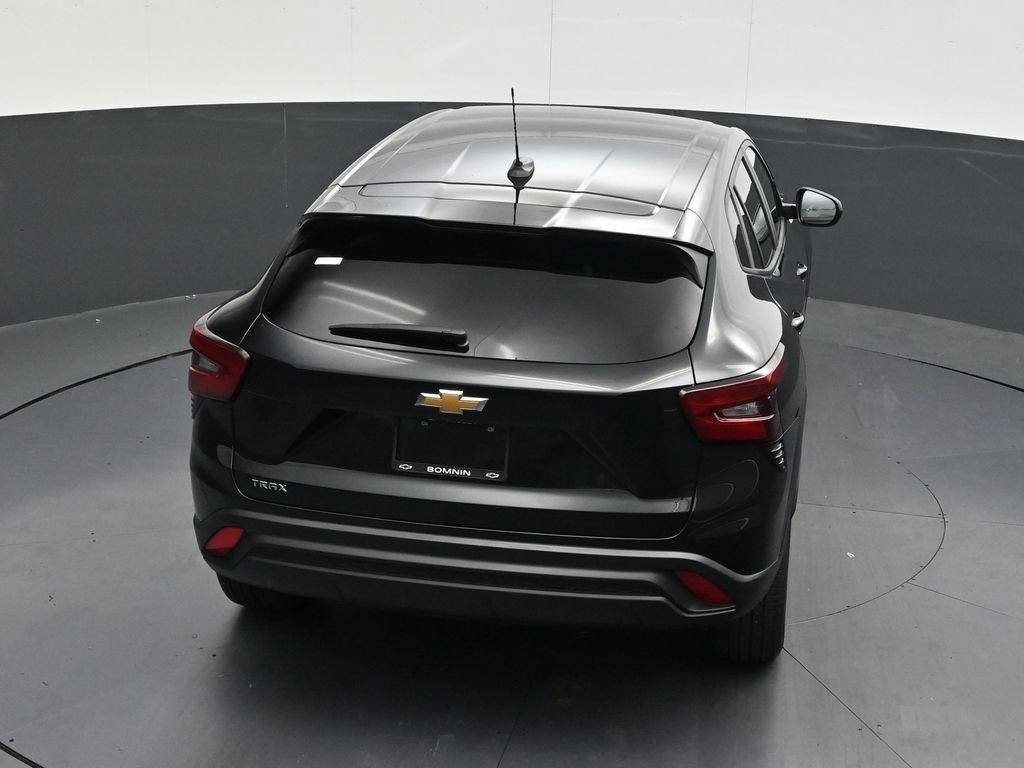 Used 2024 Chevrolet Trax LS FWD image 18