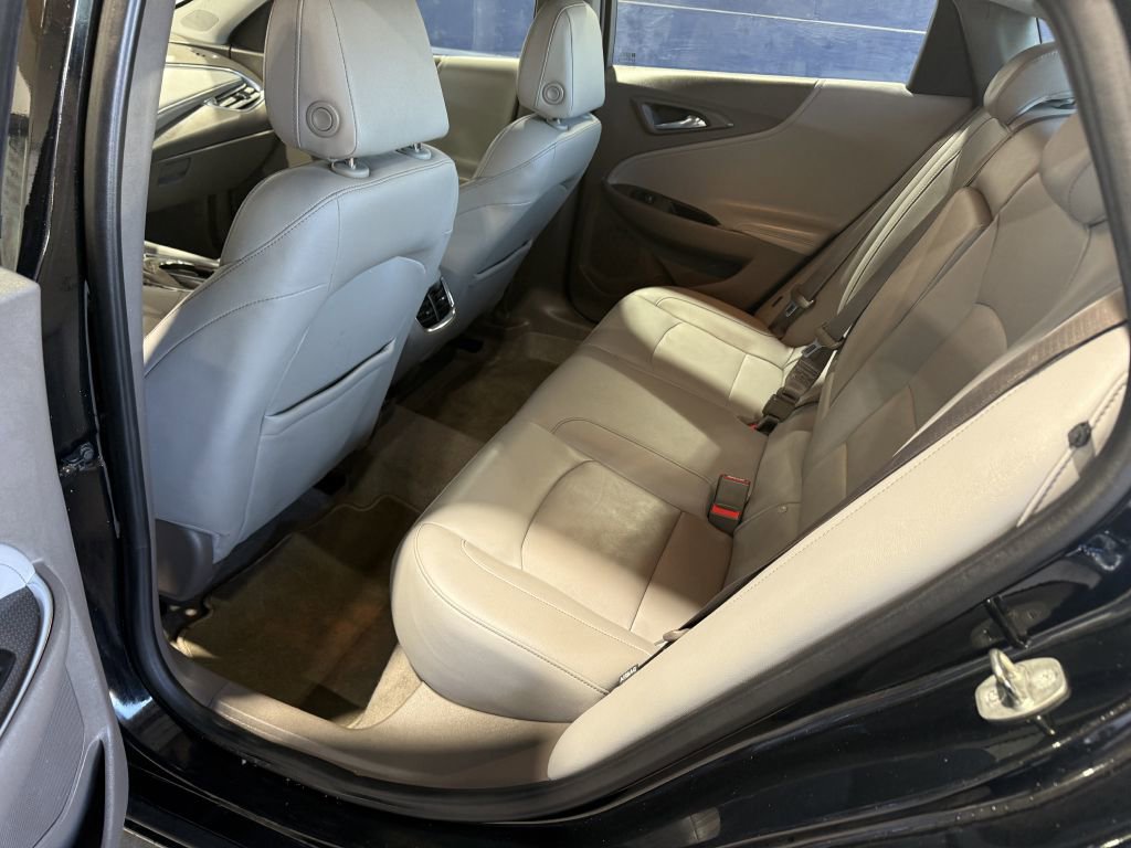 Used 2018 Chevrolet Malibu LT w/ Leather Package image 8