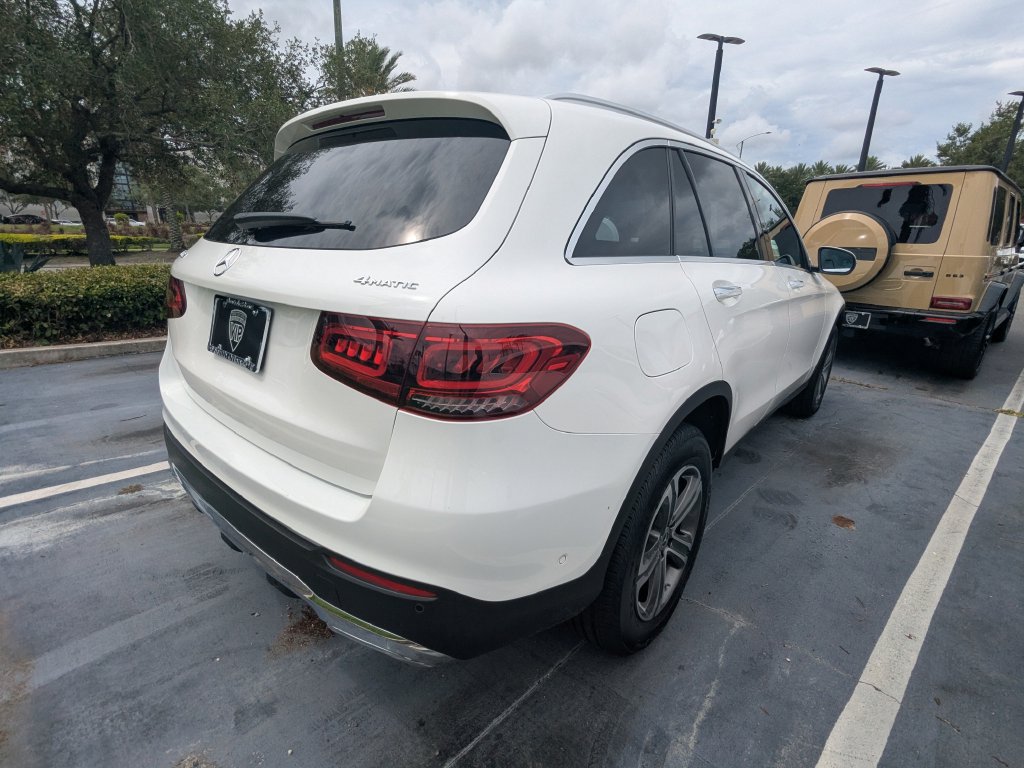 Used 2022 Mercedes-Benz GLC 300 4MATIC w/ Driver Assistance Package image 43