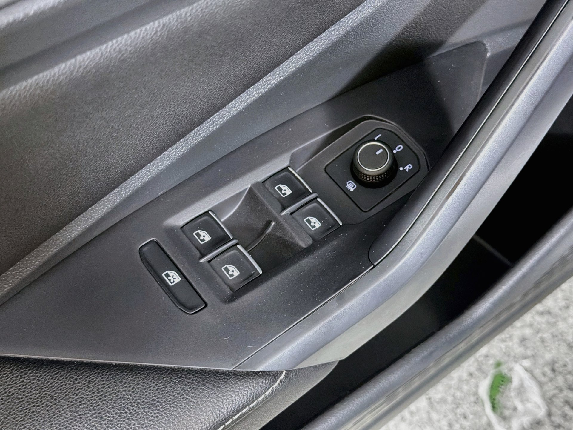 Certified 2023 Volkswagen Jetta SE FWD image 15