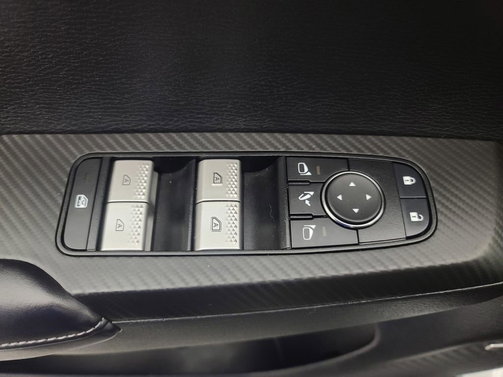 Used 2025 Mitsubishi Outlander SE image 25