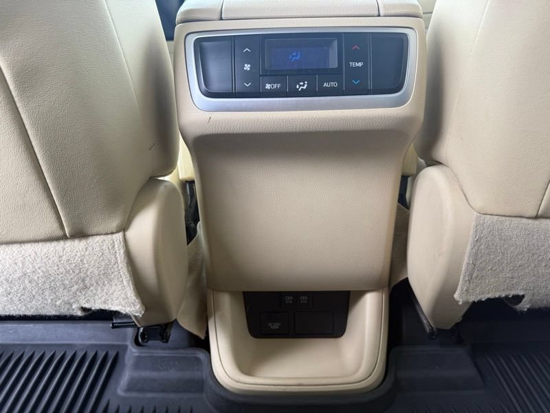 Used 2017 Toyota Highlander XLE AWD/4WD image 13