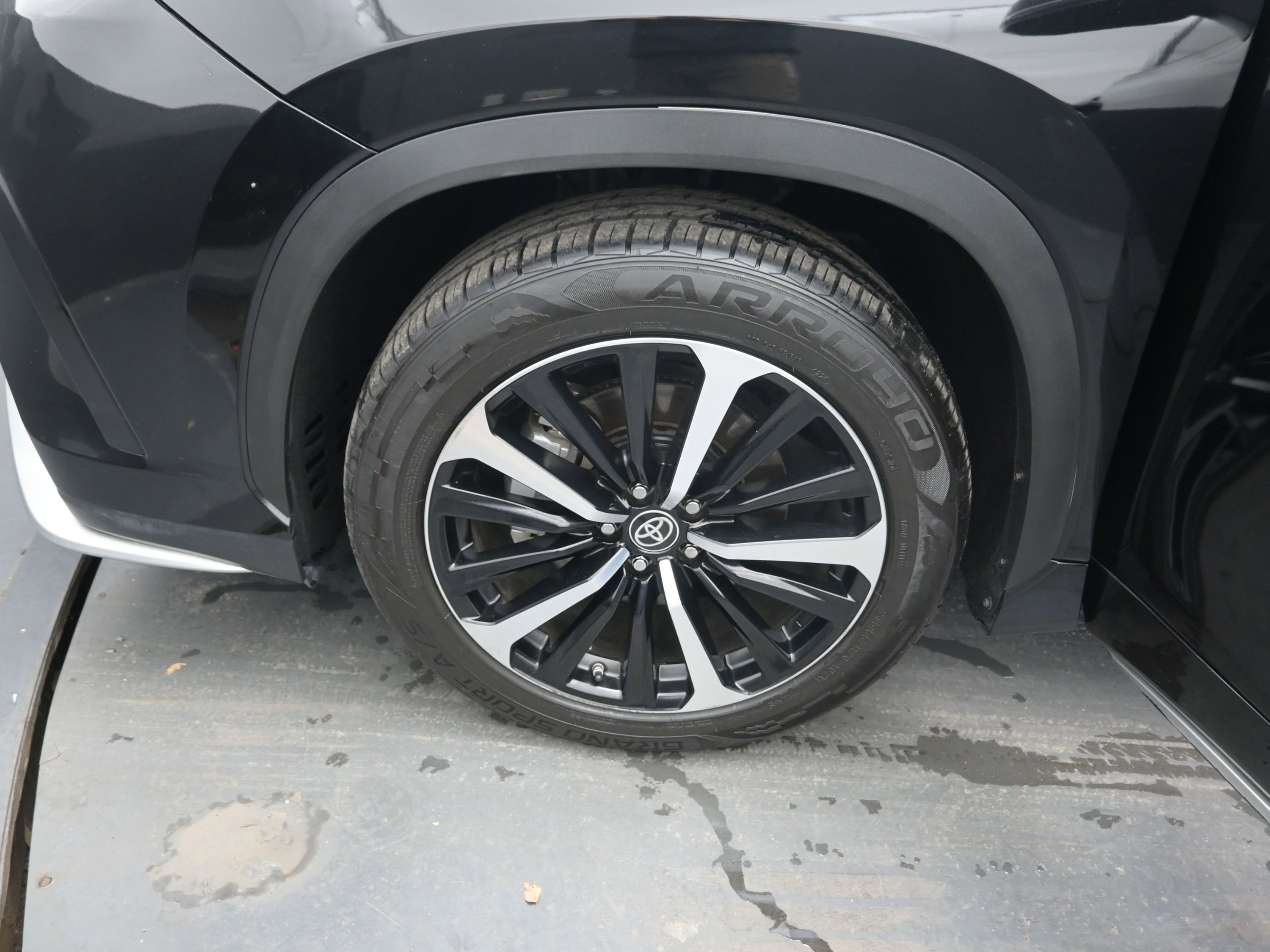 Used 2022 Toyota Highlander XSE image 23