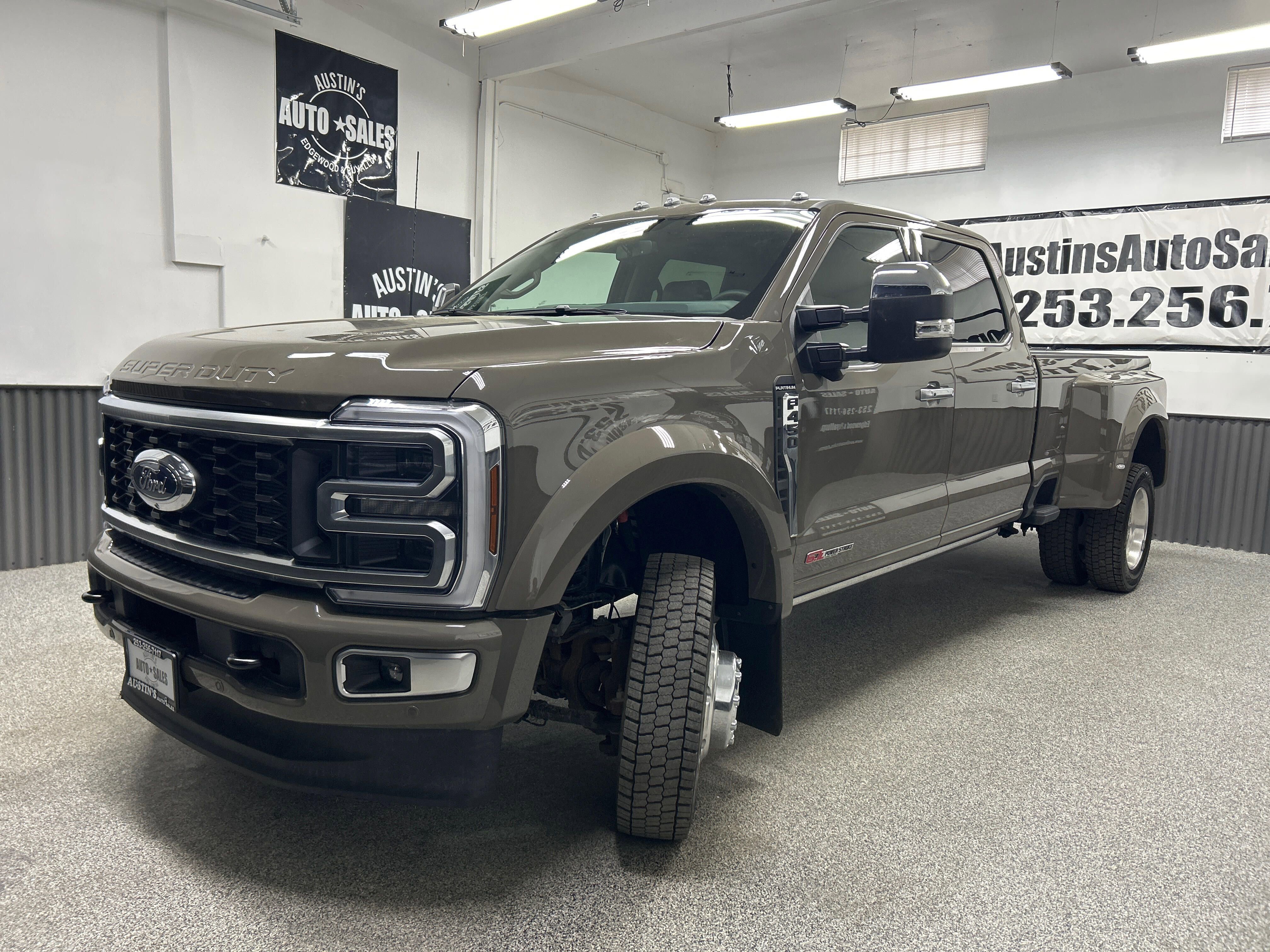 Used 2026 Ford F450 Platinum w/ Platinum Plus Package image 3
