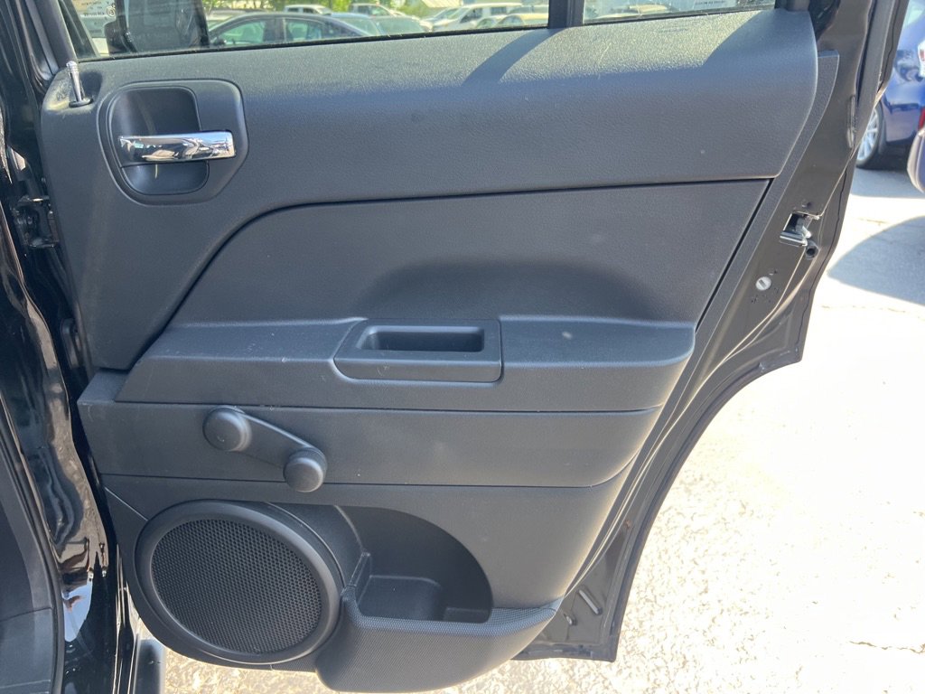 Used 2016 Jeep Patriot Sport image 16