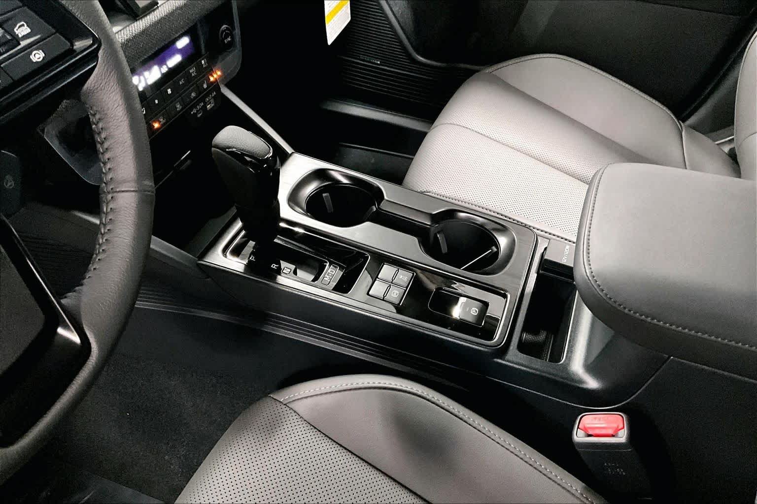 New 2026 Subaru Outback Limited AWD/4WD image 7