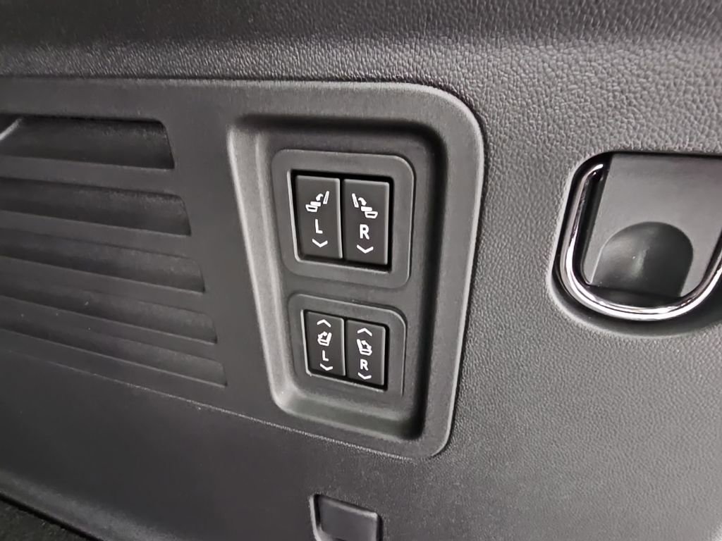 New 2026 GMC Acadia Denali w/ Super Cruise Package image 37