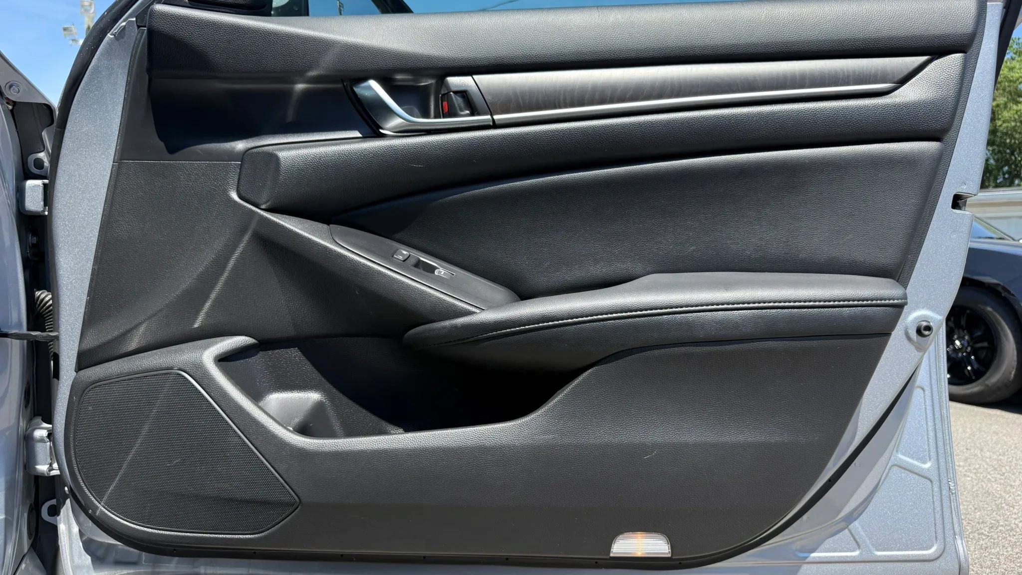 Used 2021 Honda Accord EX-L image 11