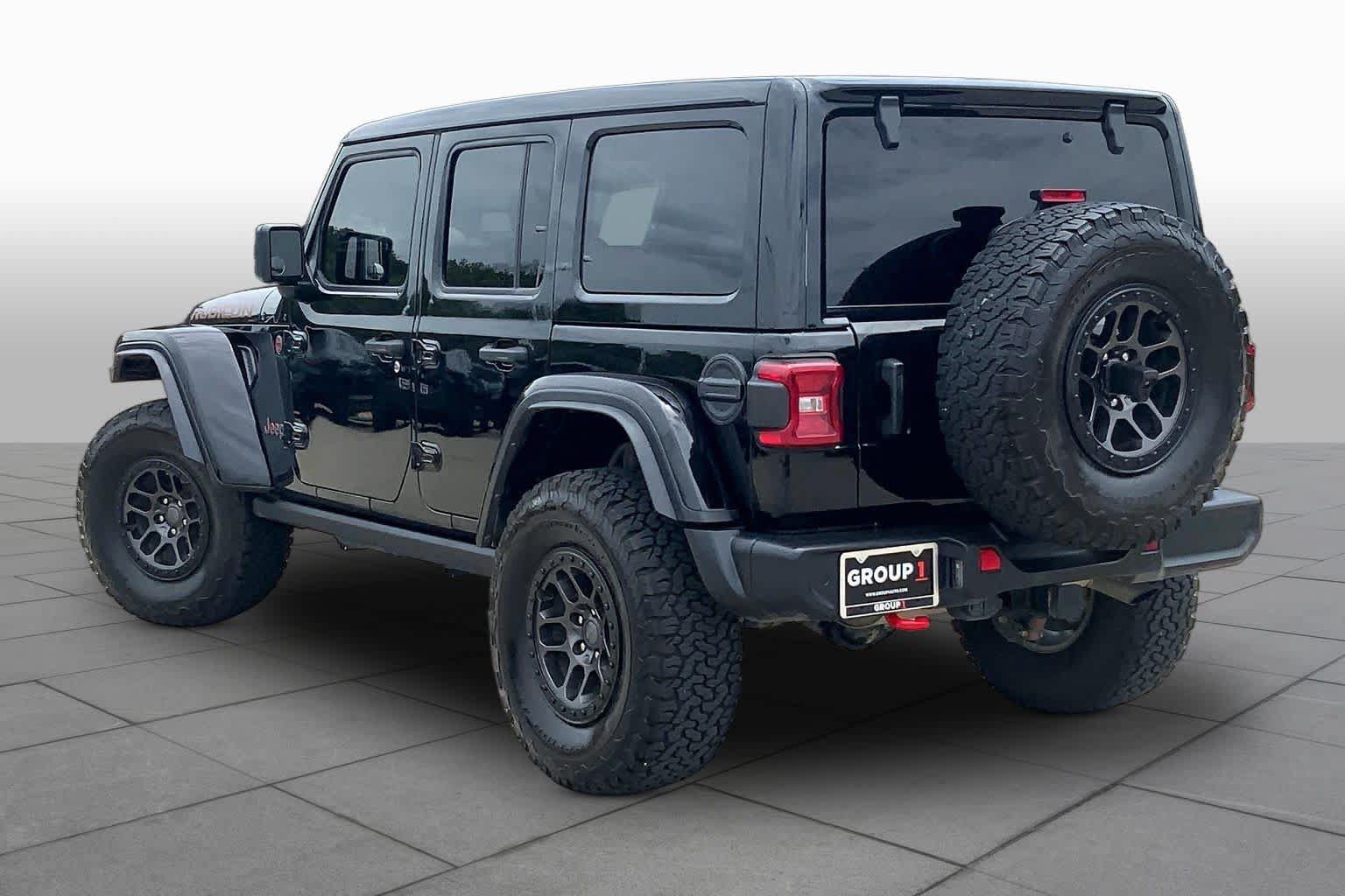 Used 2021 Jeep Wrangler Unlimited Rubicon w/ Xtreme Recon 35" Tire Package AWD/4WD image 12