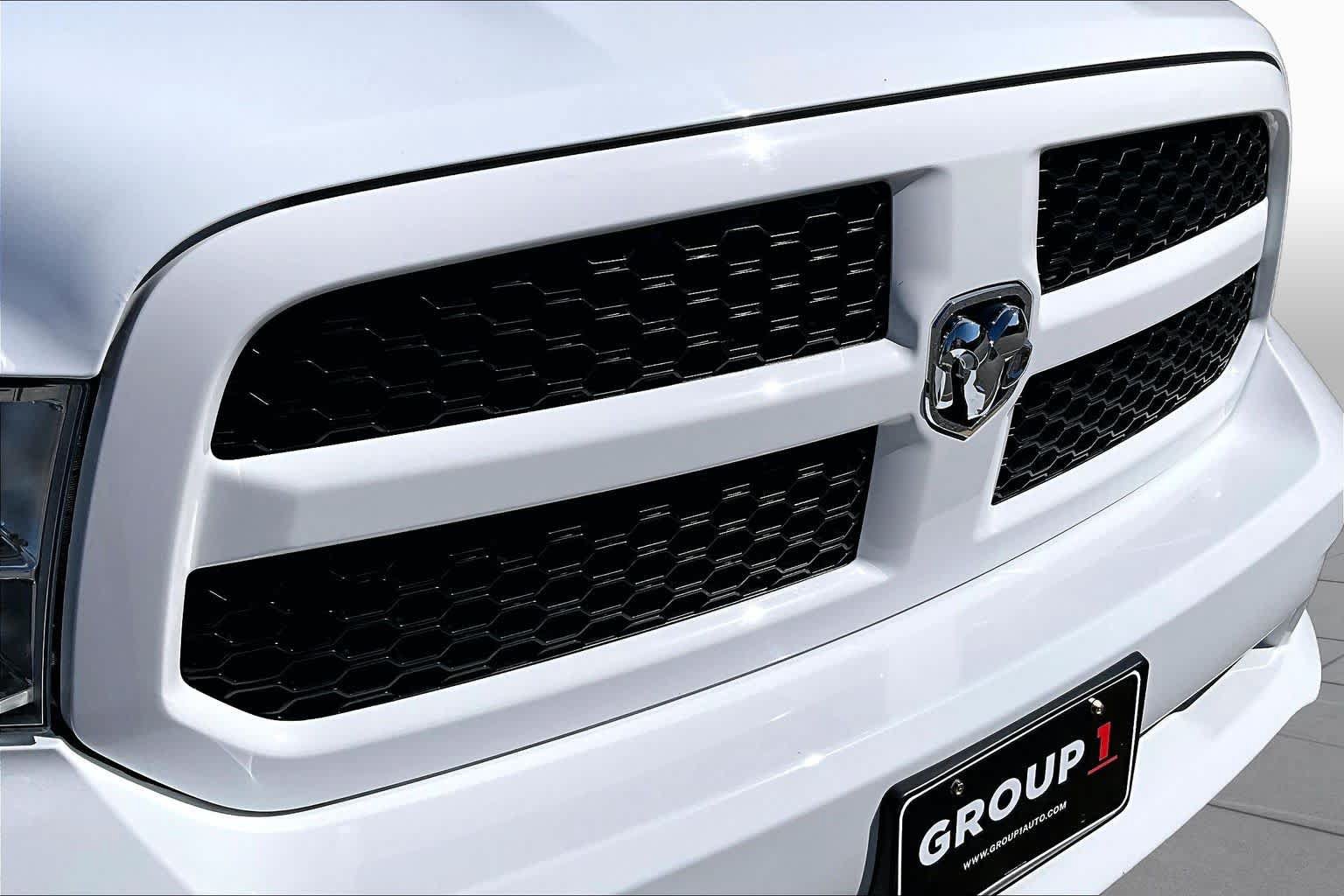 Used 2019 RAM 1500 Express AWD/4WD image 32