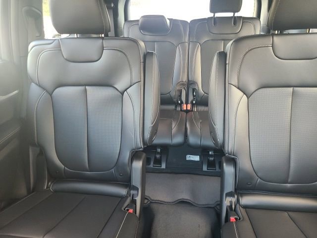 New 2025 Jeep Grand Cherokee L Limited image 18