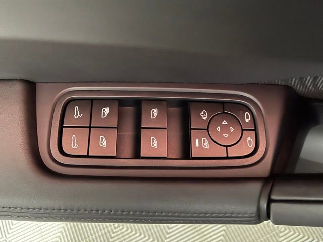 Used 2025 Porsche Cayenne GTS image 32