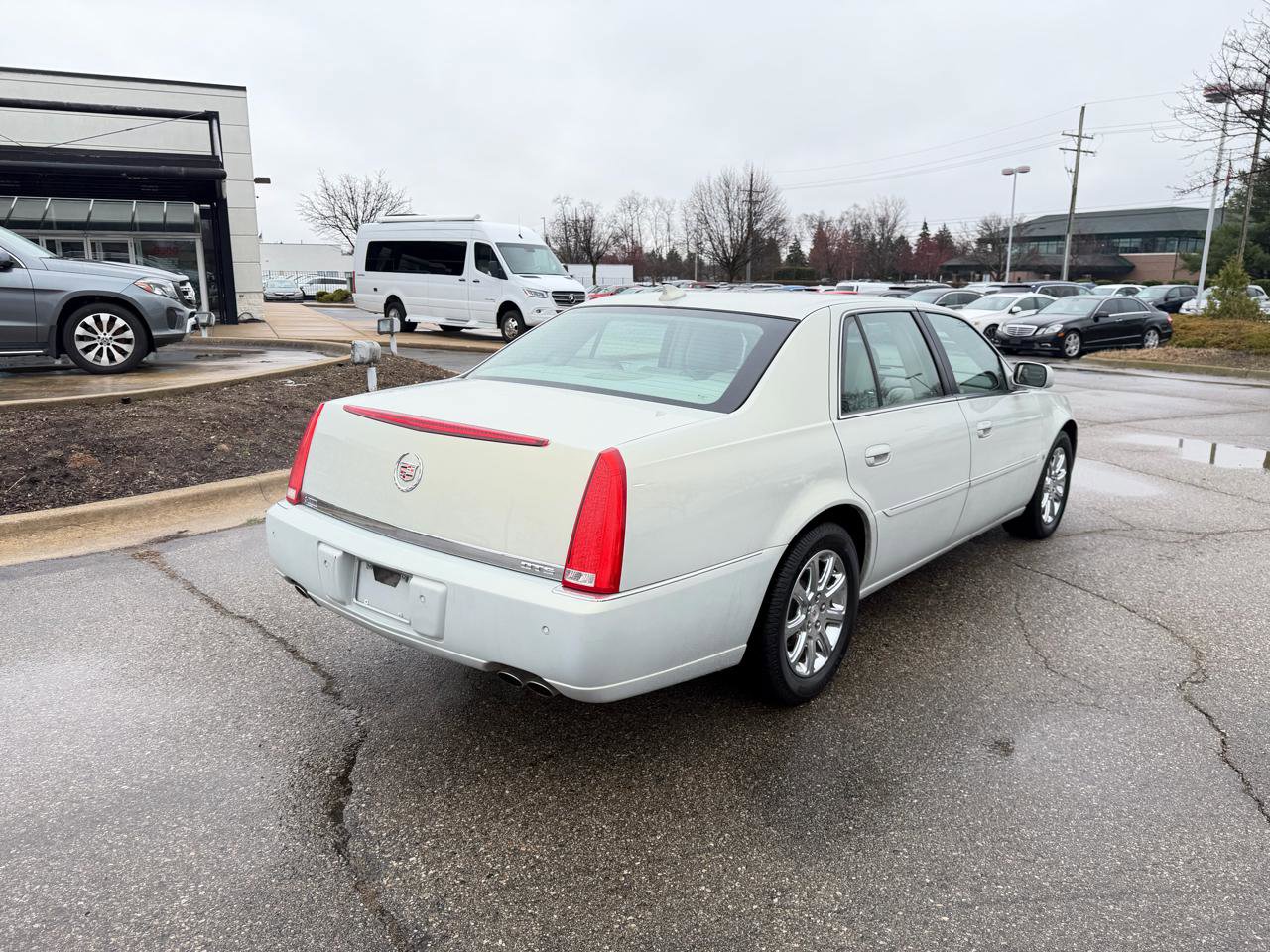 Used 2009 Cadillac DTS FWD image 5