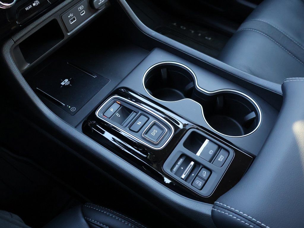 Certified 2025 Honda Pilot Touring image 26