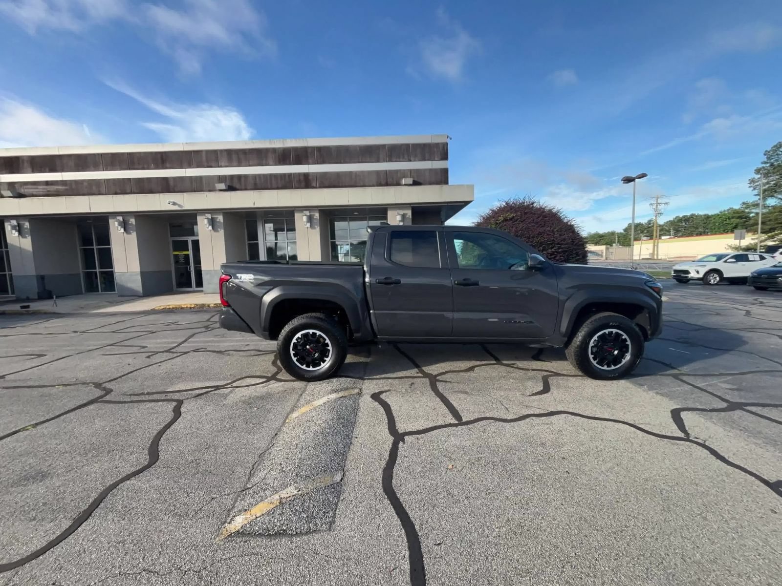 Used 2024 Toyota Tacoma 4x4 Double Cab image 15