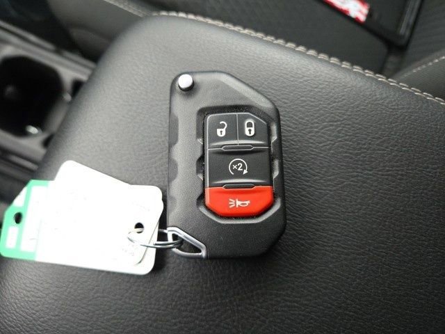 Used 2021 Jeep Wrangler Unlimited Sahara image 10