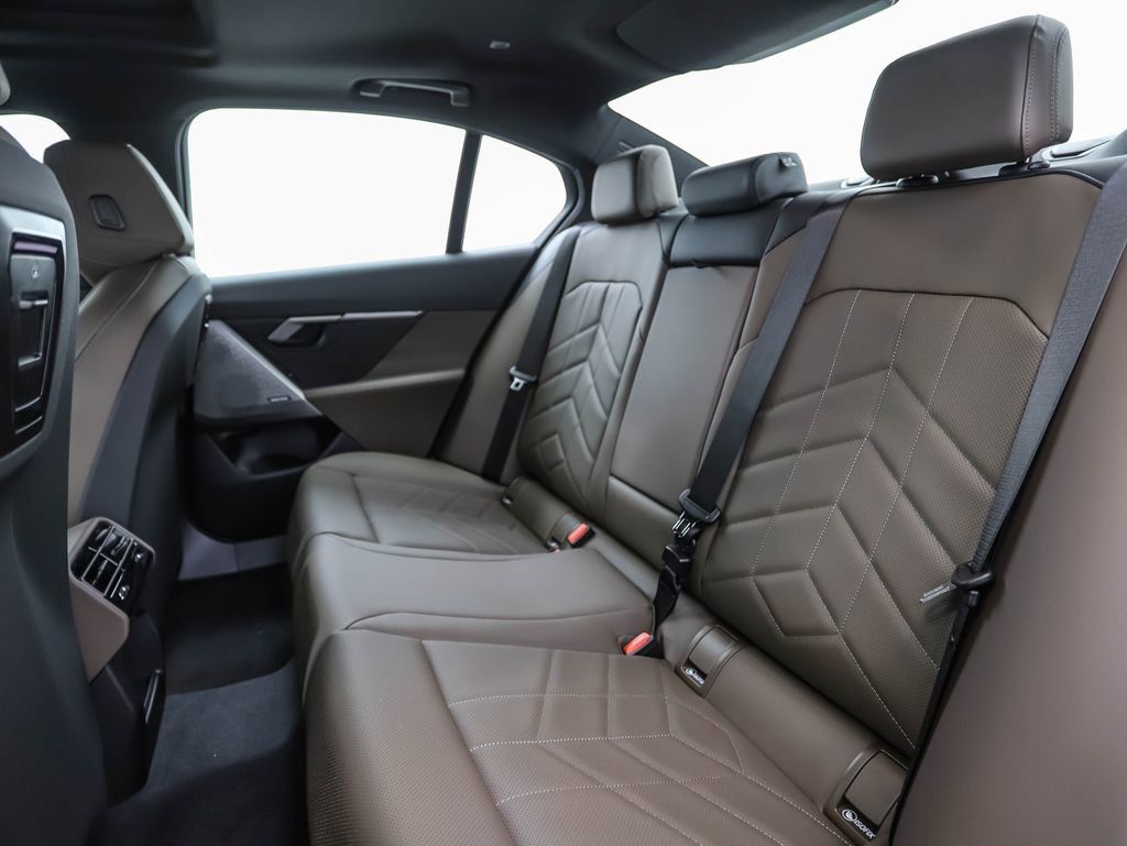 Certified 2025 BMW 530i xDrive w/ Premium Package image 22