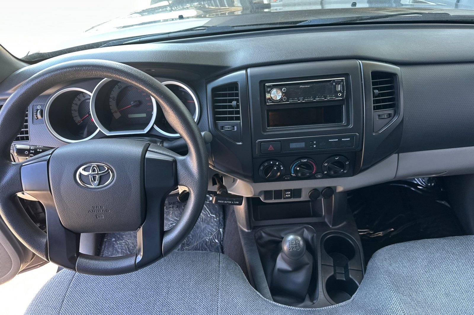 Used 2013 Toyota Tacoma 2WD Regular Cab image 9