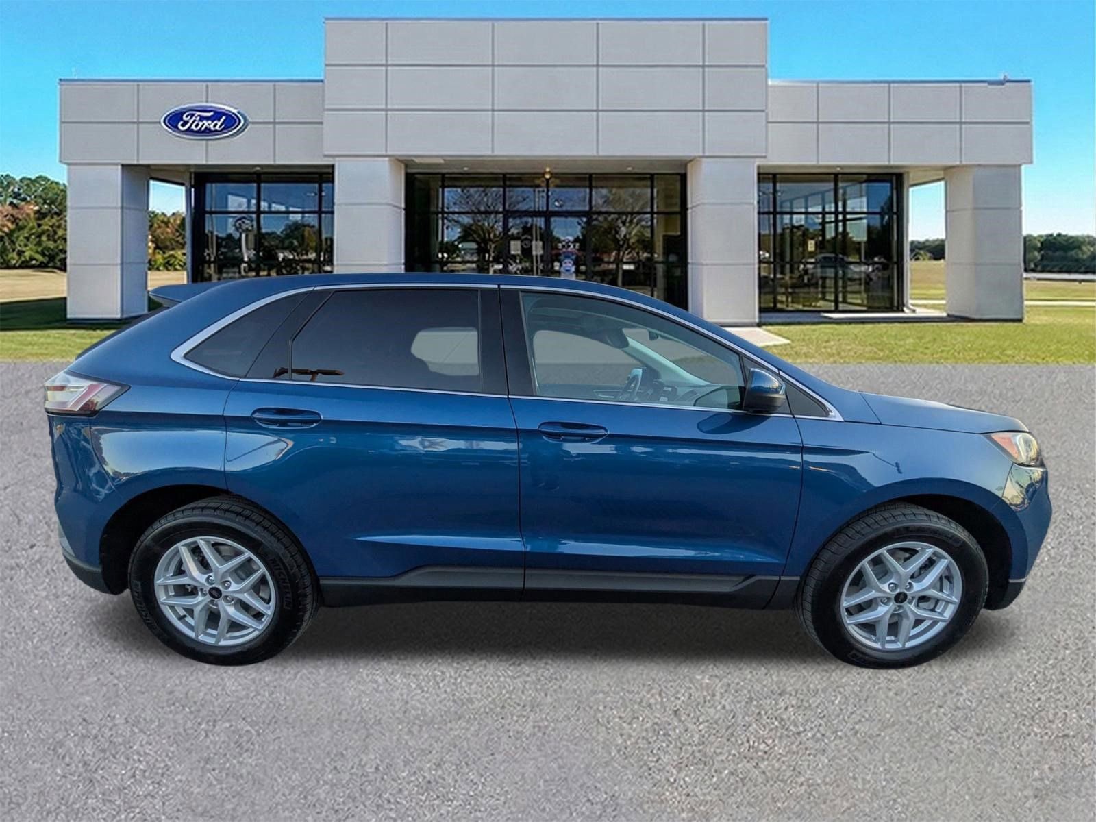 Certified 2023 Ford Edge SEL w/ Convenience Package image 3