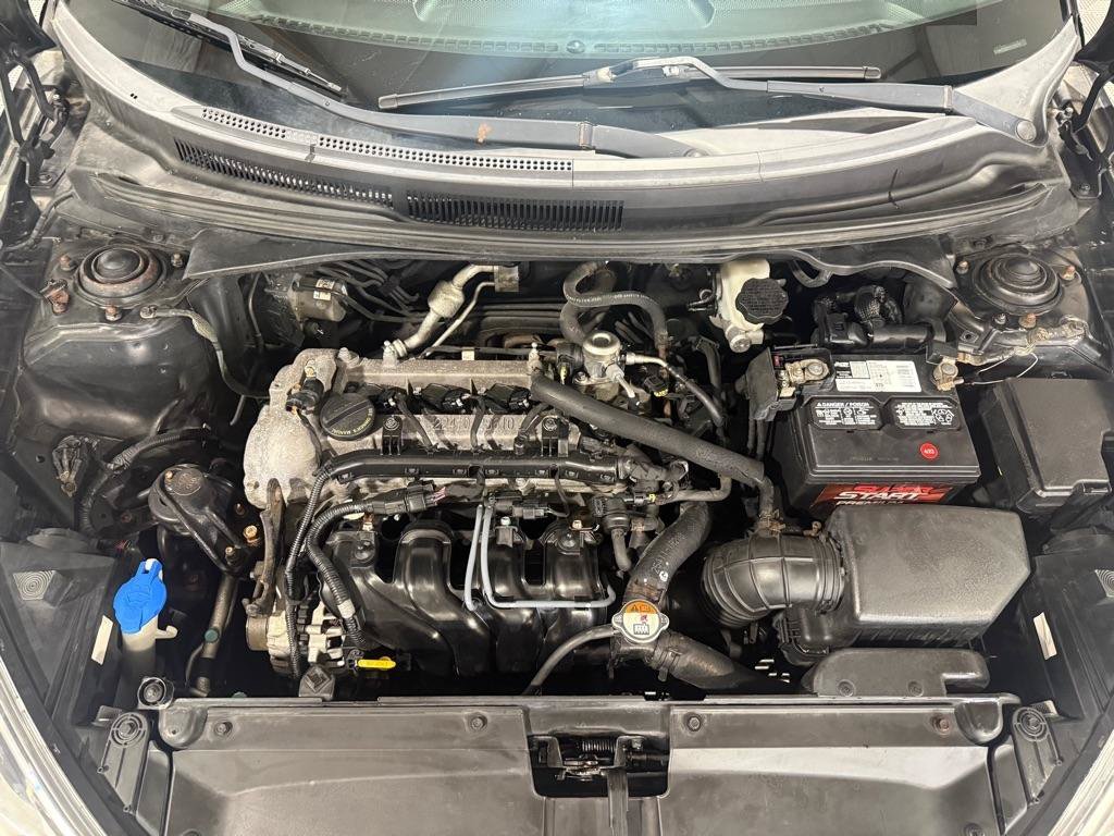Used 2012 Hyundai Veloster w/ Style Pkg FWD image 32