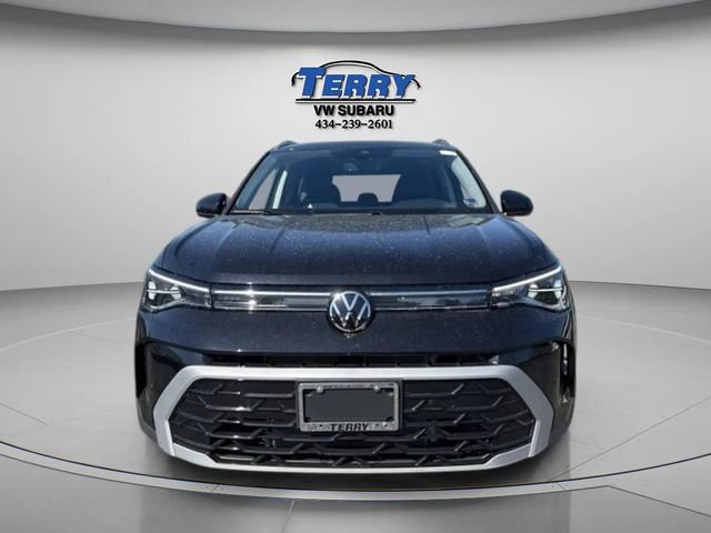 Used 2026 Volkswagen Taos SEL AWD/4WD image 2