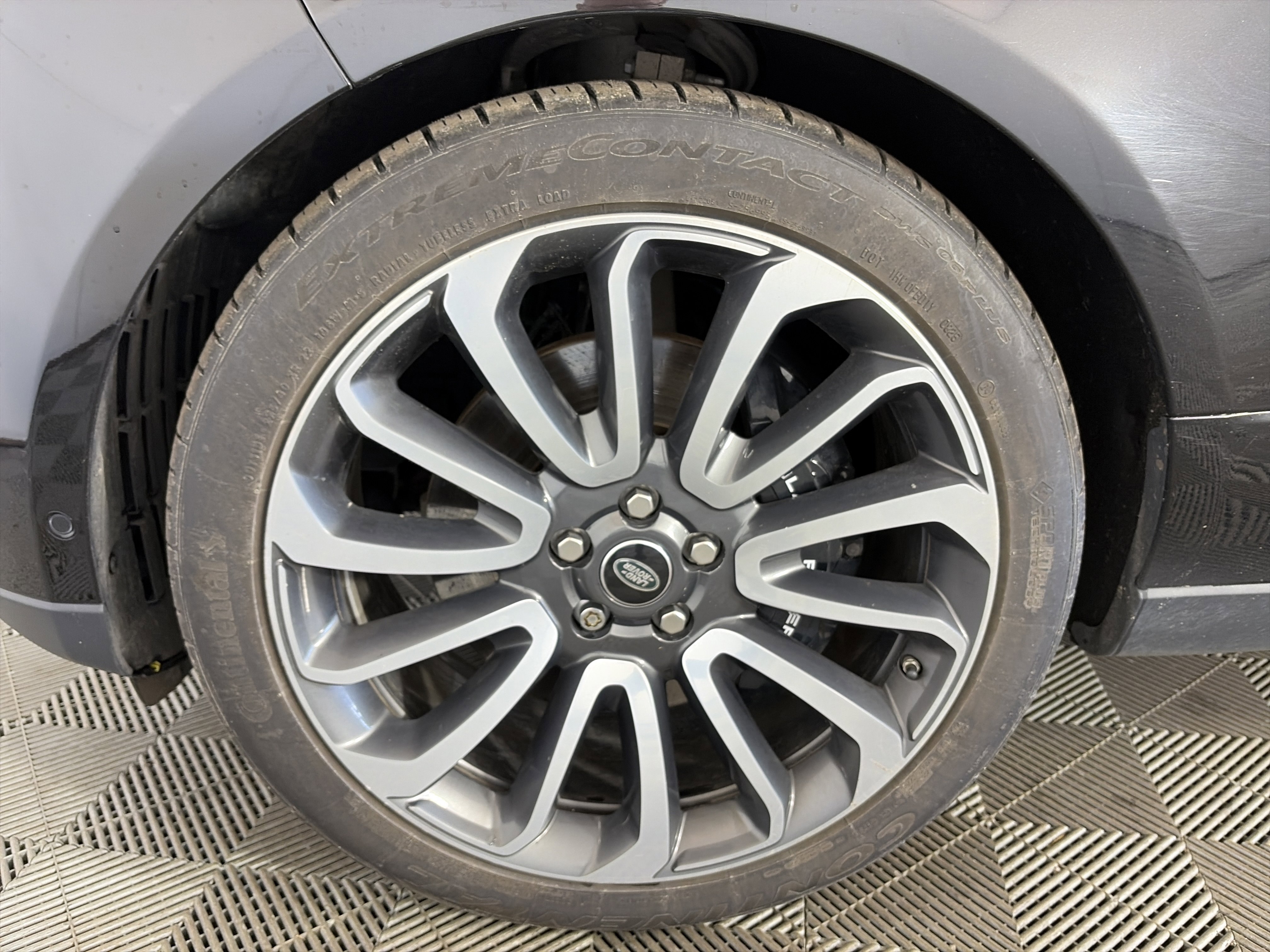 Used 2019 Land Rover Range Rover Long Wheelbase Supercharged image 13