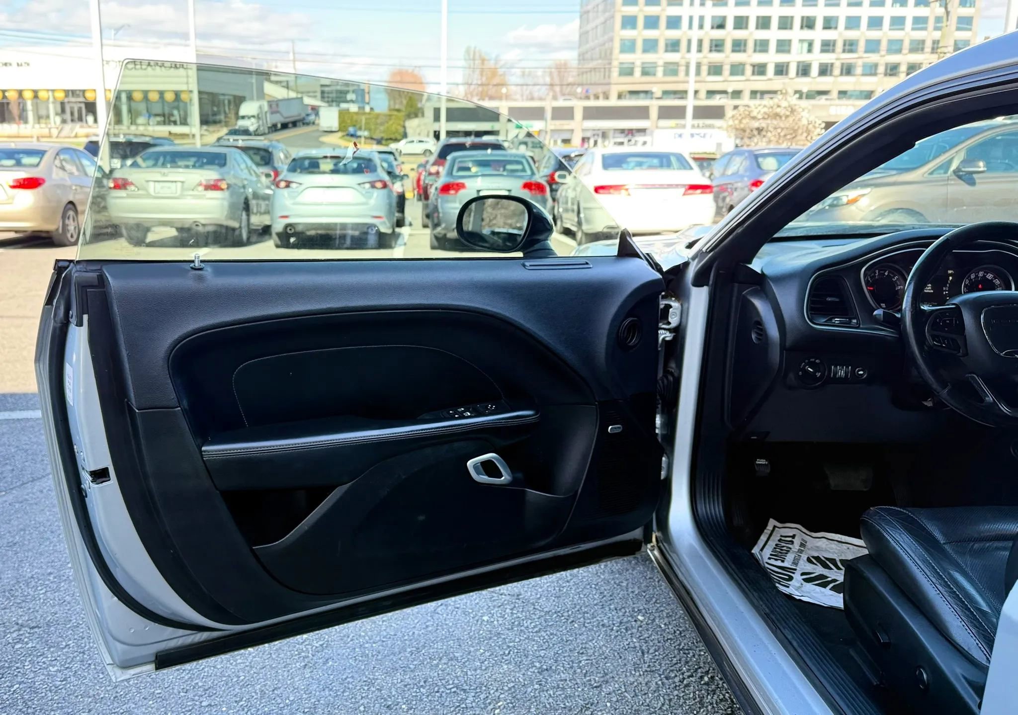 Used 2019 Dodge Challenger SXT w/ Plus Package image 9