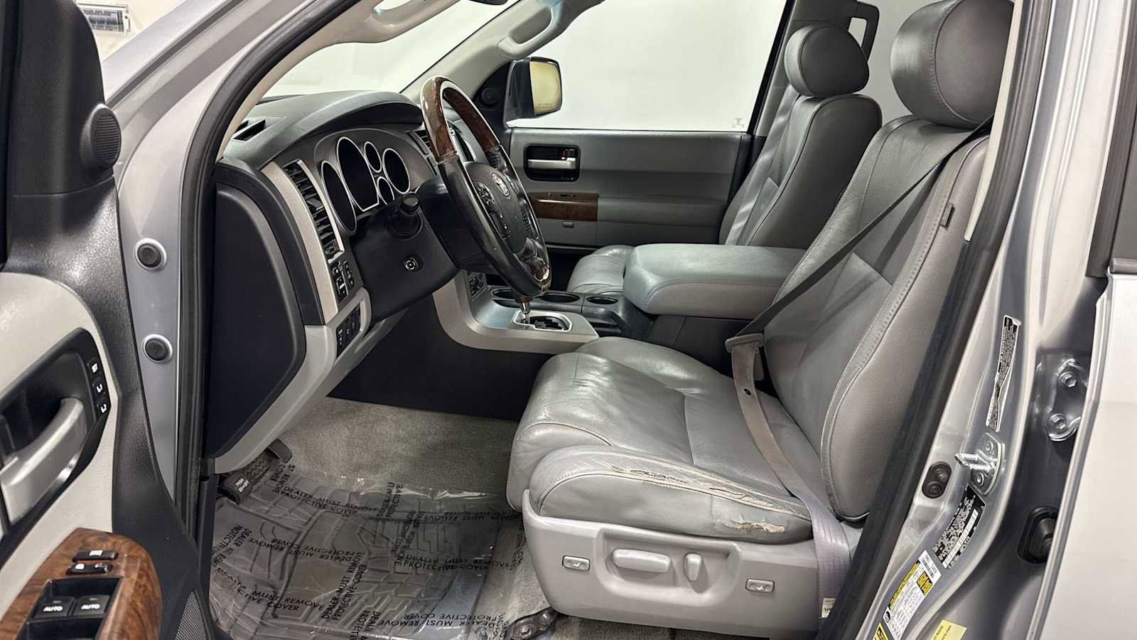 Used 2010 Toyota Sequoia Platinum image 13