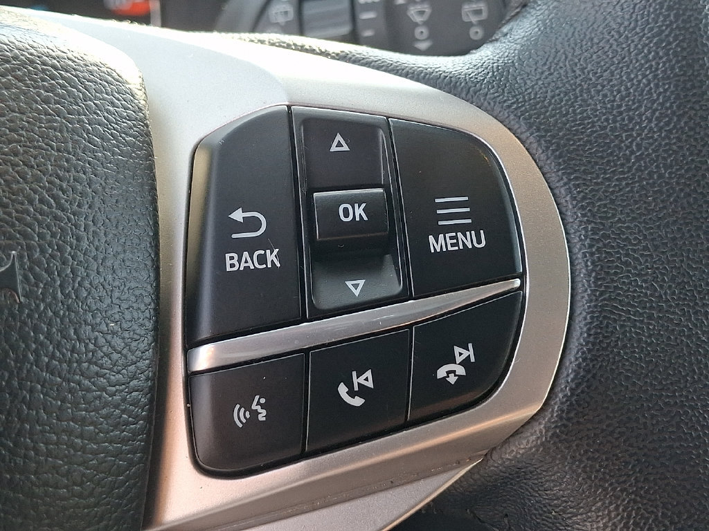 Used 2023 Ford Explorer XLT w/ Equipment Group 202A AWD/4WD image 22