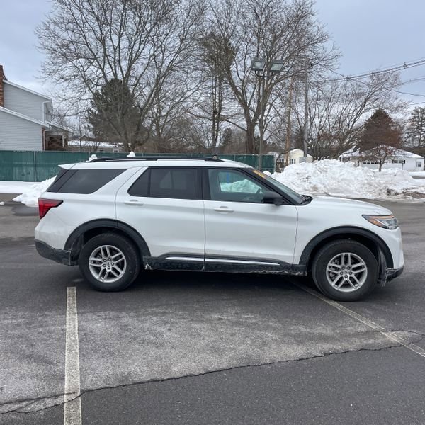 Used 2025 Ford Explorer Active image 6