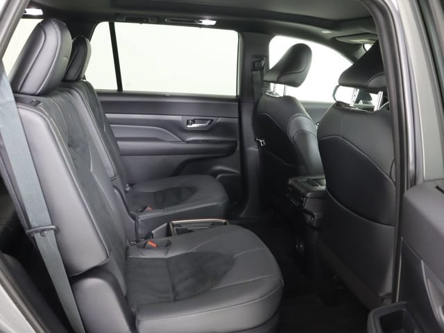 Used 2025 Toyota Grand Highlander AWD Hybrid image 14