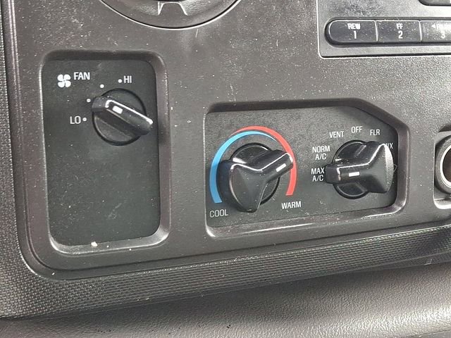 Used 2014 Ford E-150 and Econoline 150 w/ Power Group RWD image 18