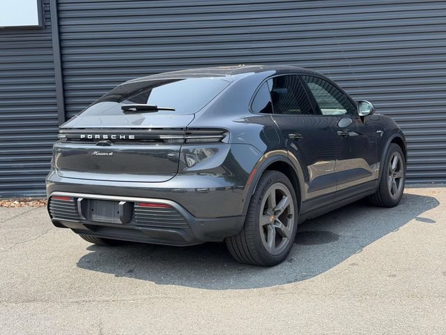 Certified 2024 Porsche Macan 4 Electric AWD/4WD image 9