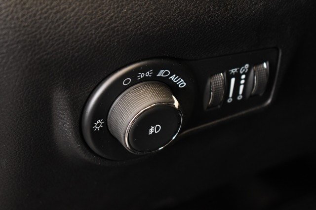 Used 2022 Jeep Compass Limited AWD/4WD image 26
