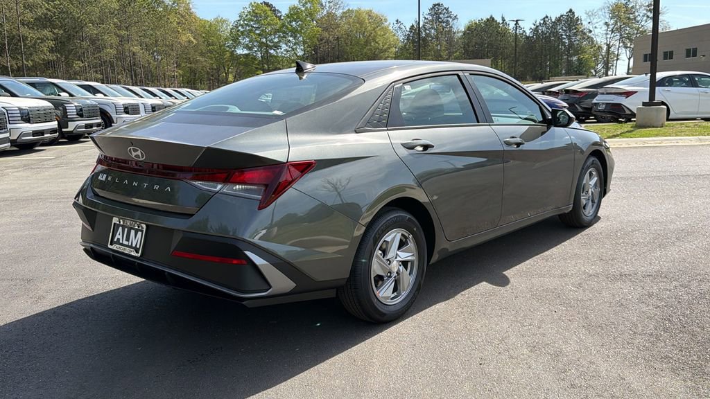 New 2026 Hyundai Elantra SE image 5