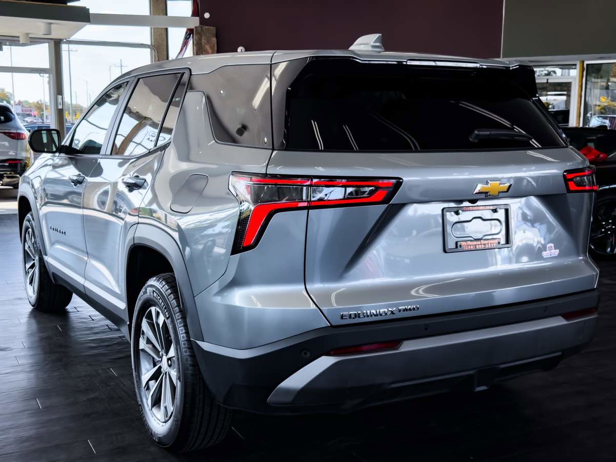 Used 2025 Chevrolet Equinox LT image 13