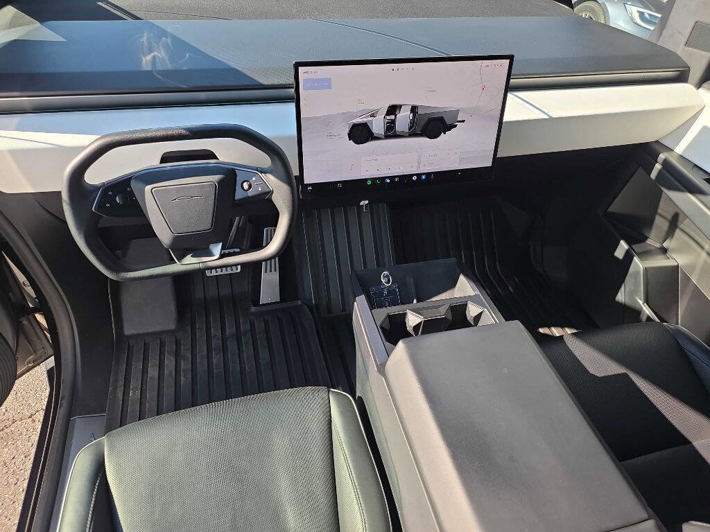 Used 2024 Tesla Cybertruck AWD Crew Cab image 12