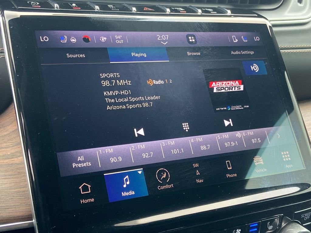 Used 2023 Jeep Grand Cherokee L Summit w/ Advanced Protech Group IV AWD/4WD image 9